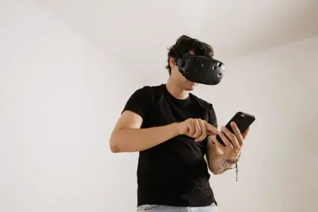 Tryb VR w telefonie: Jak włączyć i wybrać gogle? Poradnik eksperta