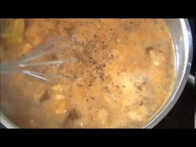 Sos do kaszy "z niczego": Szybki ratunek dla suchego obiadu!