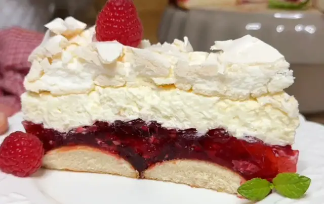 Malinowa Chmurka: przepis na ciasto, które zawsze się udaje