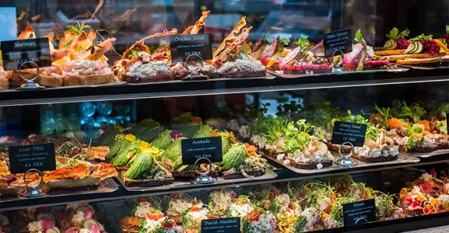 Kopenhaga: Gdzie zjeść smacznie i tanio? Praktyczny przewodnik