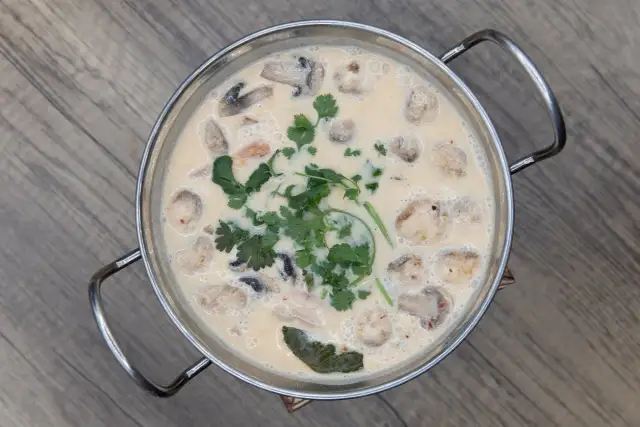 Jak zagęścić zupę pieczarkową – sprawdzone metody na kremową konsystencję