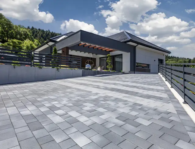 Jaka gruba kostka na podjazd? Wybierz mądrze i uniknij błędów!