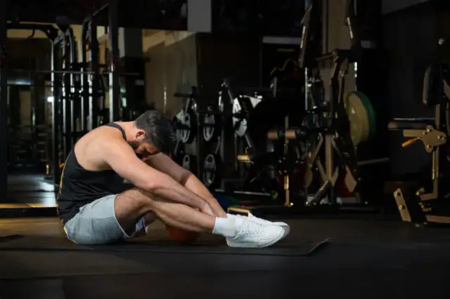 Zakwasy po treningu: czy to dobry znak czy sygnał przetrenowania?