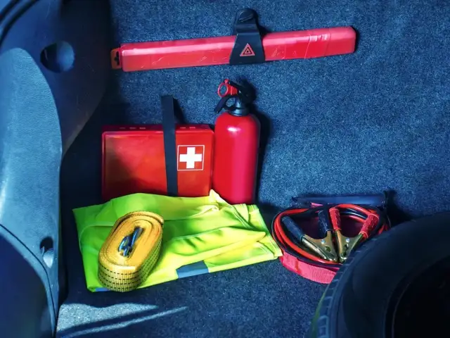 Przegląd gaśnic: Jaki paragraf? Uniknij kar i pożaru!