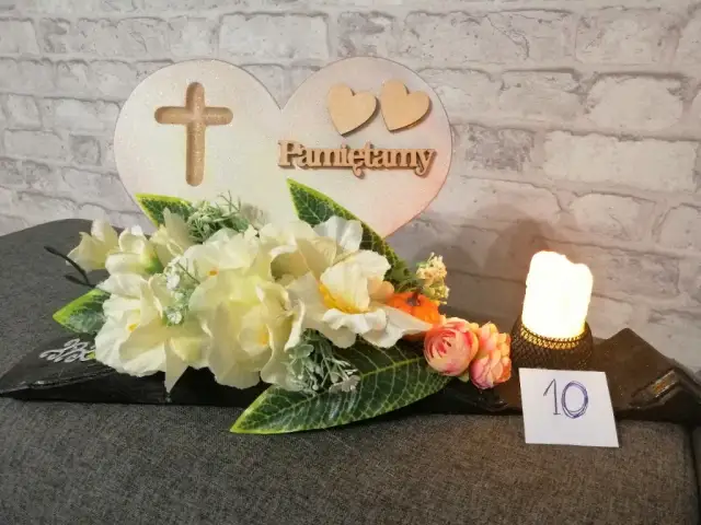 Gdzie kupić krzyż na cmentarz? Sprawdź najlepsze oferty i ceny