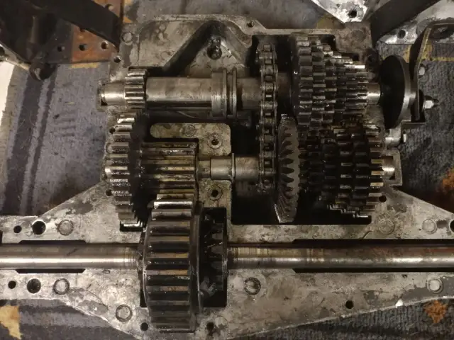 Jaki smar do skrzyni biegów kosiarki traktorka, aby uniknąć awarii?