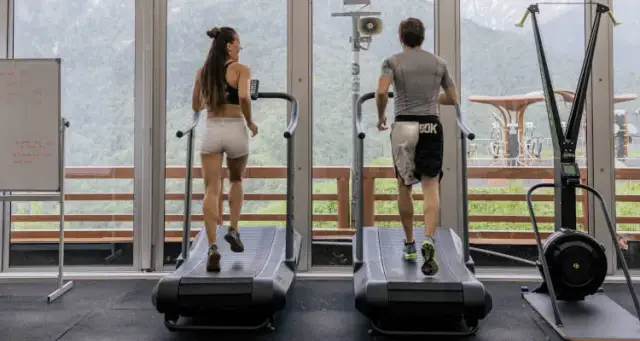 ¿Cinta de correr rota? Encuentra técnico, costes y decide si reparar.