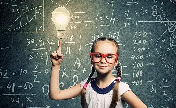 Nauczyciel nauczania początkowego czy edukacji wczesnoszkolnej: co wybrać?