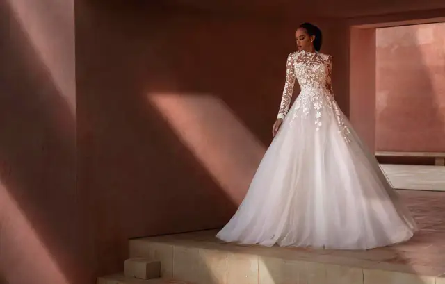 Kolor sukni ślubnej znaczenie: Jak wybrać idealny kolor dla siebie