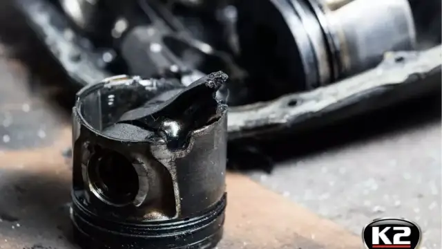 Spalanie stukowe: objawy, przyczyny i jak chronić silnik