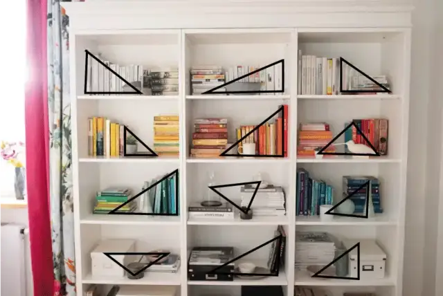 Jak ułożyć książki na regale, by stworzyć piękną przestrzeń?