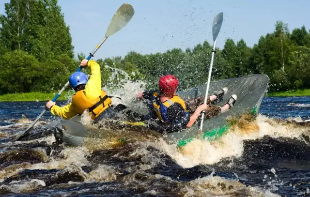 Polskie tory kajakowe: Przewodnik po sportach wodnych i emocjach