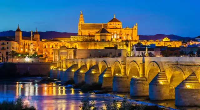 Najpiękniejsze miejsca w Hiszpanii: Odkryj sekrety i zaplanuj podróż!