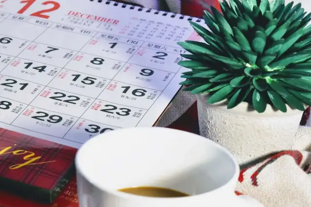 Kiedy powstał kalendarz? Odkryj fascynującą historię jego rozwoju