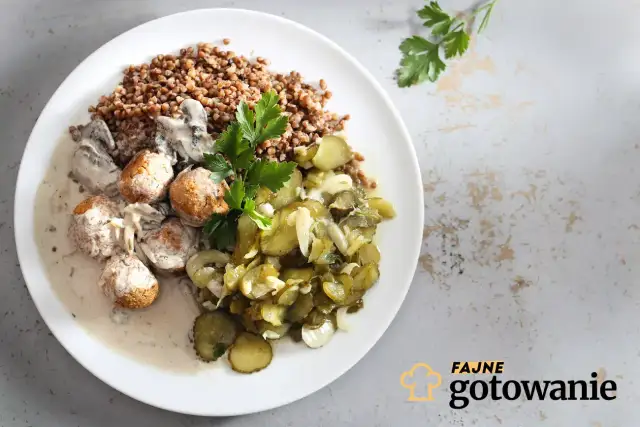 Pyszny sos do kaszy z niczego? 4 przepisy i triki na ratunek obiadu!