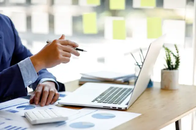 Jak zmienić dane w KRS i uniknąć kosztownych błędów?