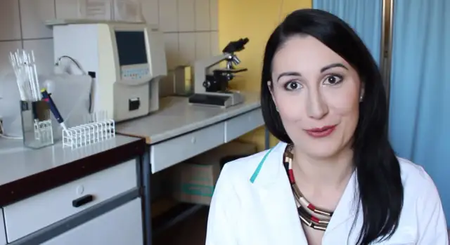 Praca w laboratorium medycznym to fascynująca ścieżka kariery, często wymagająca studiów na kierunkach takich jak analityka medyczna czy biotechnologia.