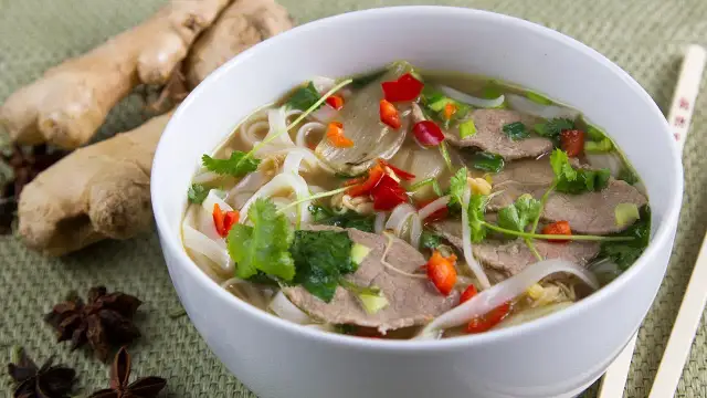 Zupa pho – tajemnica wietnamskiego smaku, która zachwyci twoje podniebienie