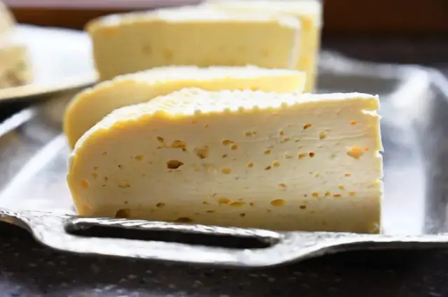 Ser podpuszczkowy: zdrowy czy nie? Poznaj fakty i korzyści