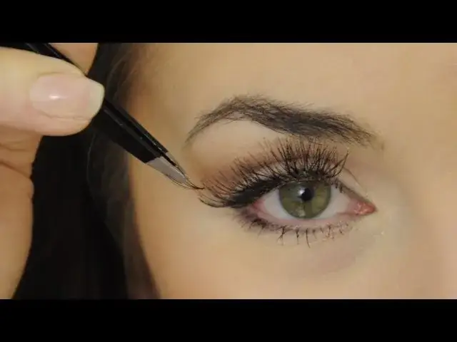 Sztuczne rzęsy na co dzień – proste sposoby na naturalny wygląd