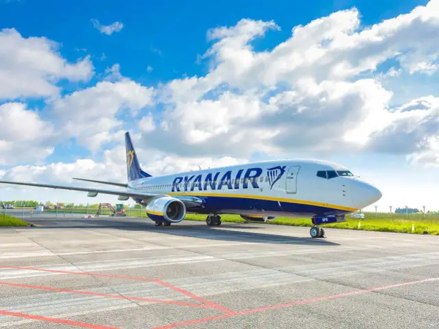 Gdzie lata Ryanair z Warszawy? Nowe kierunki i zmiany w trasach