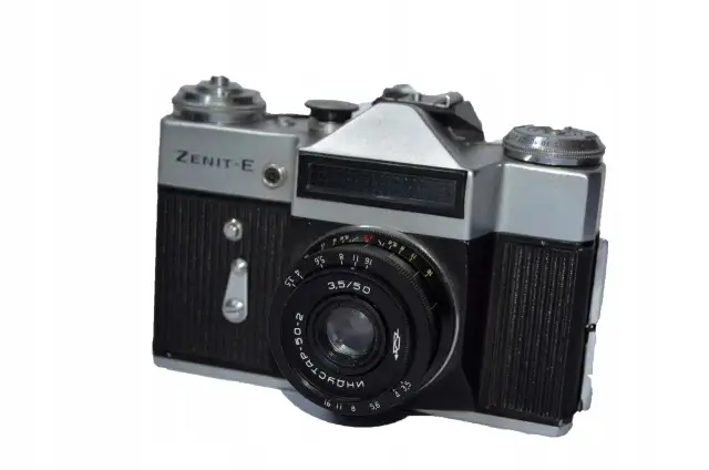 Zenit: Kultowa lustrzanka analogowa na początek? Kupuj świadomie!