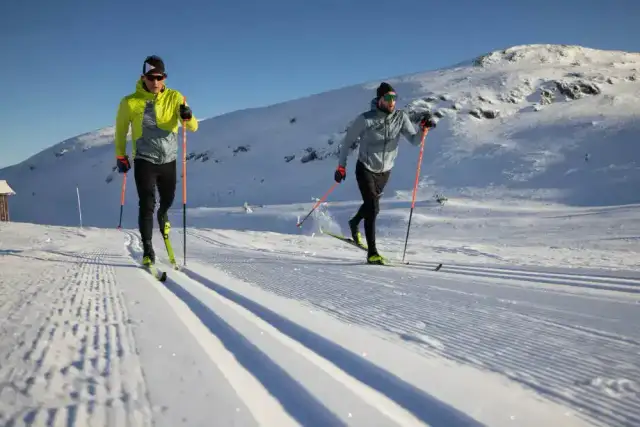 Ubrania na narty biegowe, które zapewnią Ci komfort i ciepło
