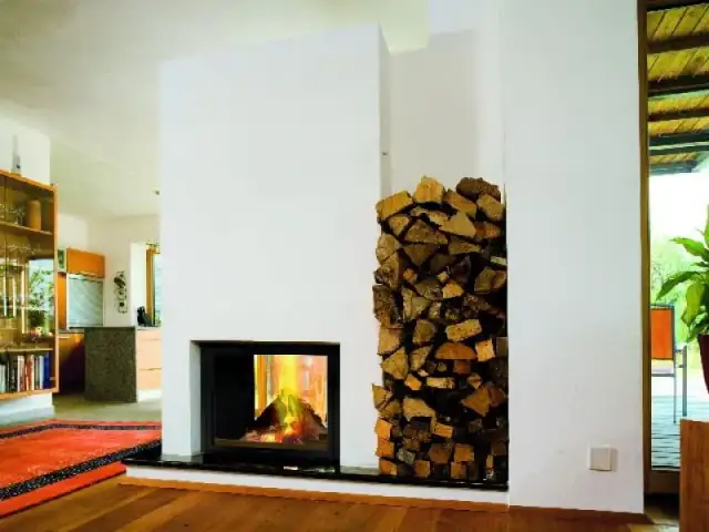 Bezpieczne i estetyczne materiały na ścianę za kominkiem