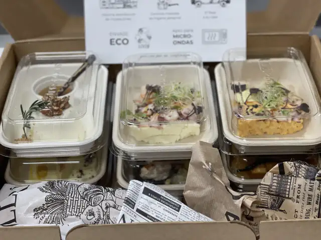 Comidas y Bebidas en Casa: Tu Guía Gourmet para Cocinar o Pedir