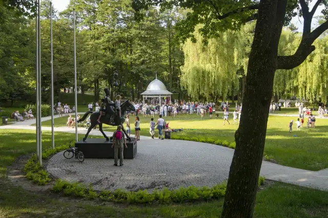 Park Oruński Gdańsk: Odkryj atrakcje i sekrety tej zielonej oazy