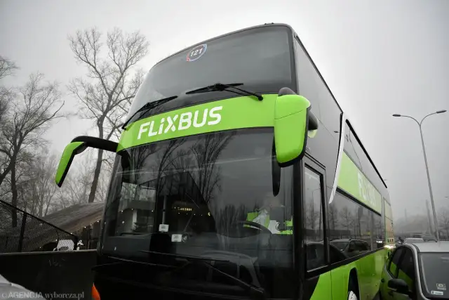 Flixbus Kraków: MDA, Balice i inne. Jak trafić na właściwy peron?