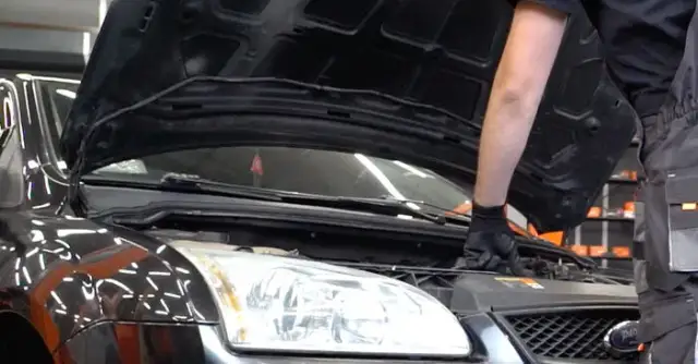 Ile oleju potrzebuje ford focus mk2 1.6 benzyna na wymianę?