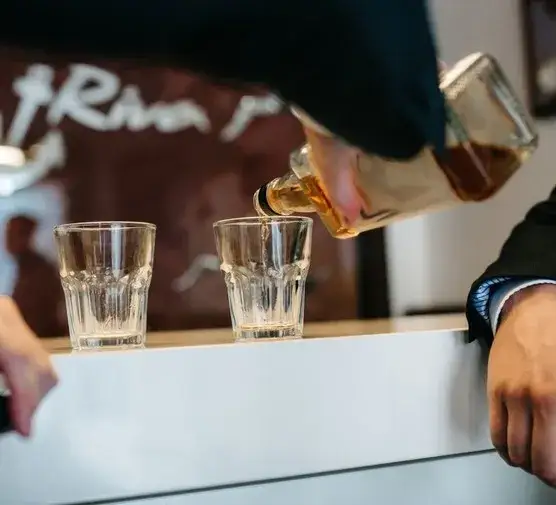 Ile alkoholu na wesele? Sprawdź, jak uniknąć marnotrawstwa