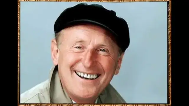 Salade de fruits Bourvil : histoire, paroles & la recette "jolie"