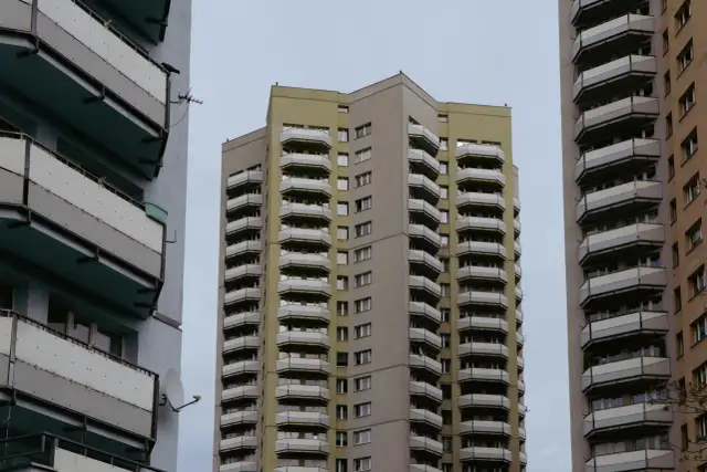 Osiedle Gwiazdy Katowice: Ile pięter mają te imponujące budynki?