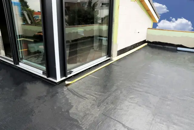 Jaką izolację na balkon wybrać, aby uniknąć problemów z wilgocią?