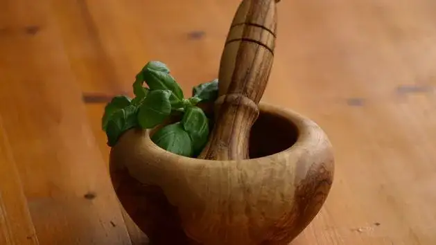 Skuteczne domowe sposoby na ból nerek, które przynoszą ulgę