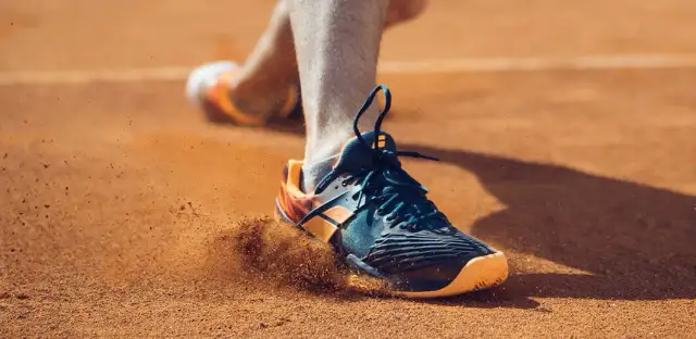 Jakie buty do tenisa wybrać: wszystko co musisz wiedzieć na start