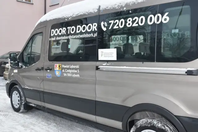 Jak dojechać z Lęborka do Łeby? Sprawdź najlepsze opcje transportu