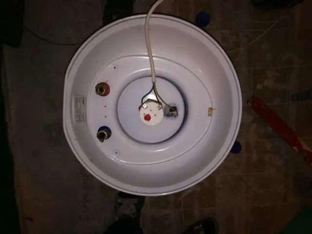 Jak naprawić cieknący bojler - proste sposoby na skuteczną naprawę