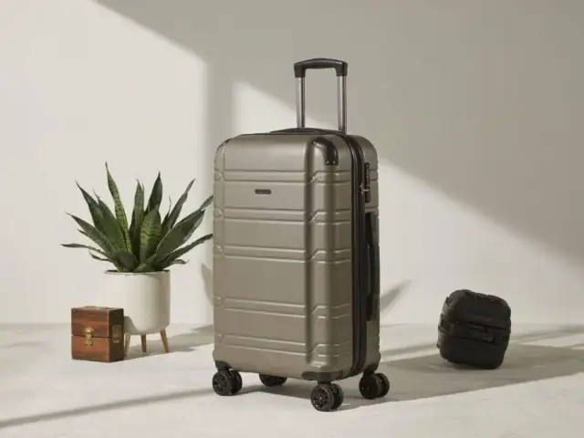 Jaki rozmiar walizki do samolotu? Wymiary, waga i jak nie przepłacić.