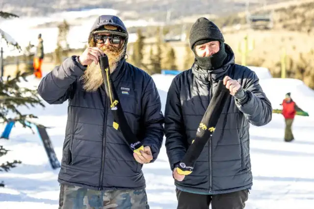 Najlepsze skarpety na narty: uniknij zimna i dyskomfortu na stoku