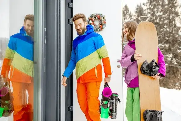 Pierwsza deska snowboardowa: Jak wybrać idealną na naukę?
