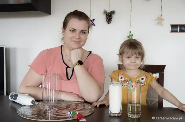 Piasek kinetyczny DIY: 3 proste przepisy na bezpieczną zabawę!