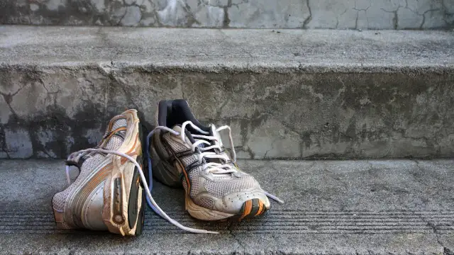 Jak prawidłowo wyrzucić stare buty? Ekologiczne metody utylizacji