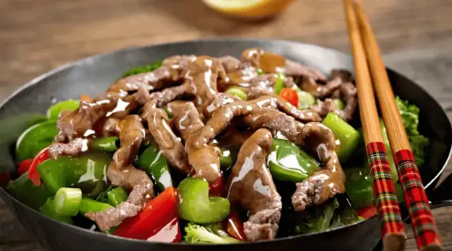 Wołowina po sajgońsku – prosty przepis na wyjątkowe danie mięsne