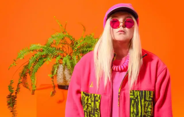 Kto śpiewa Dance Monkey? Poznaj Tones and I i jej historię