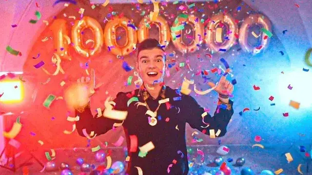 Ile lat ma Palion? Zaskakujące fakty o jego wieku i urodzinach