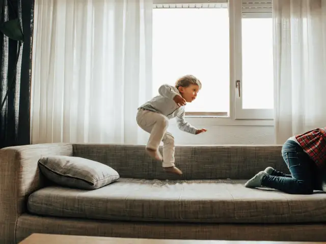 Objawy dziecka sensorycznego – jak rozpoznać zaburzenia i pomóc dziecku