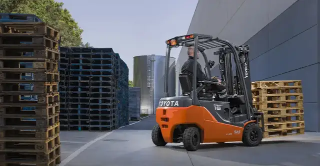 Zwiększ prędkość wózka elektrycznego Toyota: 5 skutecznych metod